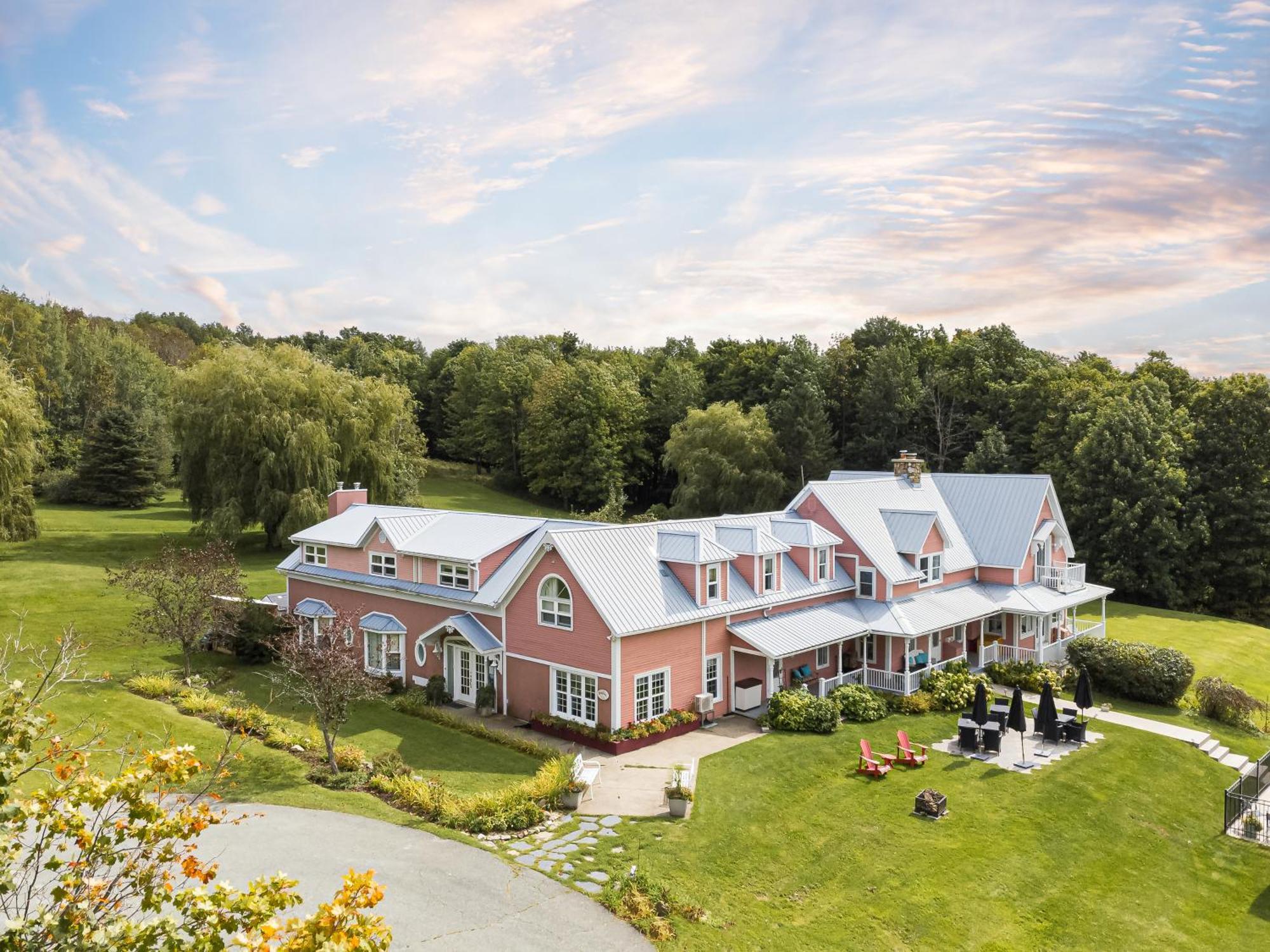Auberge Le Tricorne North Hatley Buitenkant foto